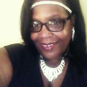 Meet your Posher, Lola